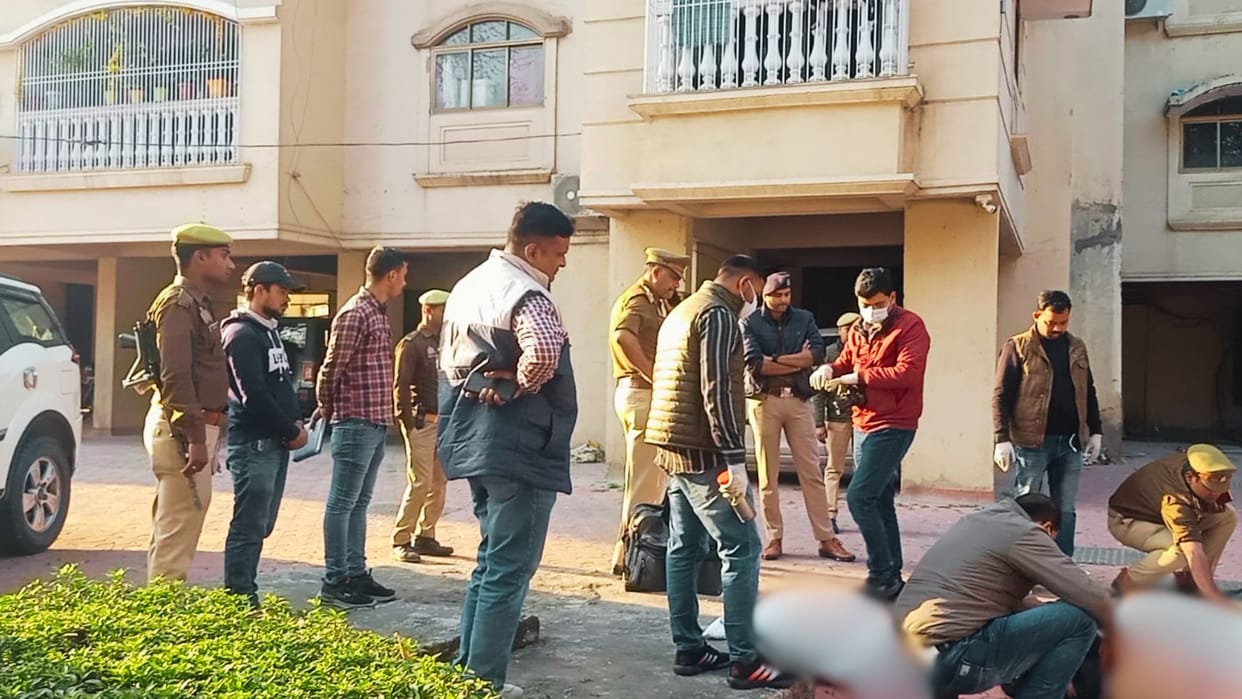 young man committed suicide by jumping from 11th floor of Varuna Garden on birthday in varanasi