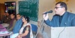 मंच से बोलते एसडीएम दीपक कुमार।