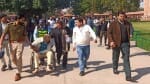 ताजमहल पर बेहोश होकर गिरा ईरानी पर्यटक