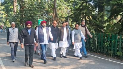 Haldwani Violence: उत्तराखंड में गरमाई सियासत... इंडिया एलाइंस के नेताओं ने की राज्यपाल से मुलाकात Politics heated up over Haldwani violence India Alliance Leaders met the Governor Uttarakhand news in hindi