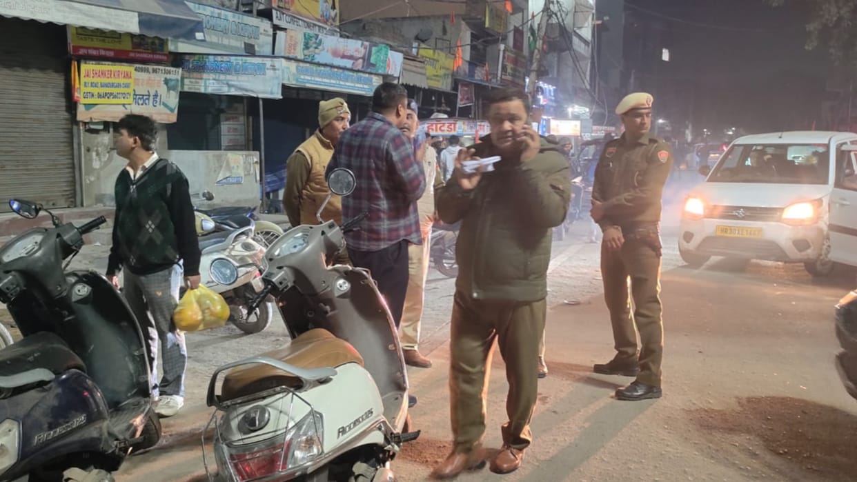 Haryana: Miscreants looted Rs 3 lakh from shopkeepers by firing in Bahadurgarh