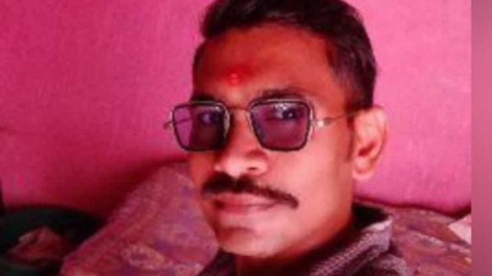 Youth making jewelery commits suicide at jewelery shop in Korba