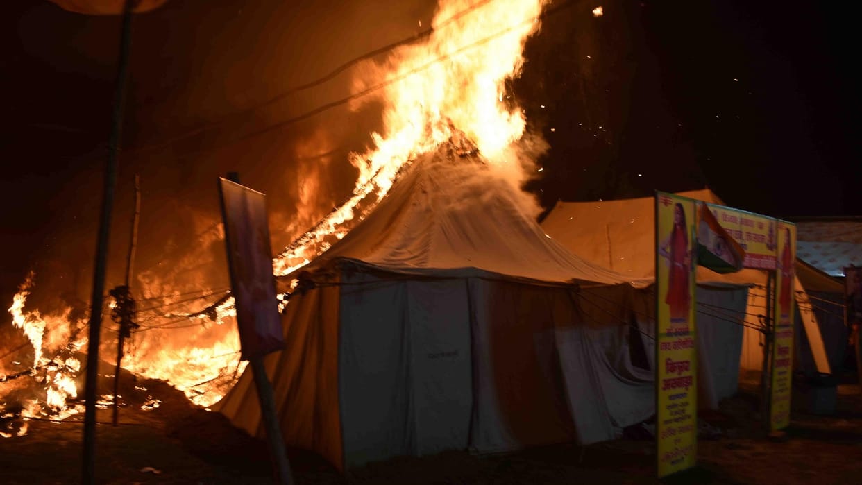 Old man burnt to death due to fire in Kinnar Akhara, treatment was going on in SRN