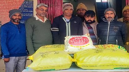Police arrested five ganja smugglers in Firozabad forty four kg ganja recovered from their possession