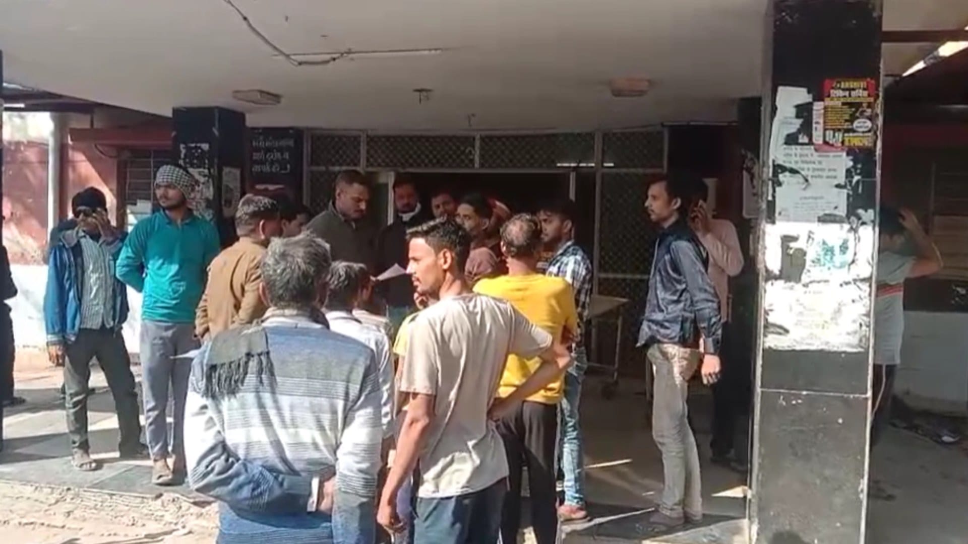 पति ने वियोग में लगाई फांसी