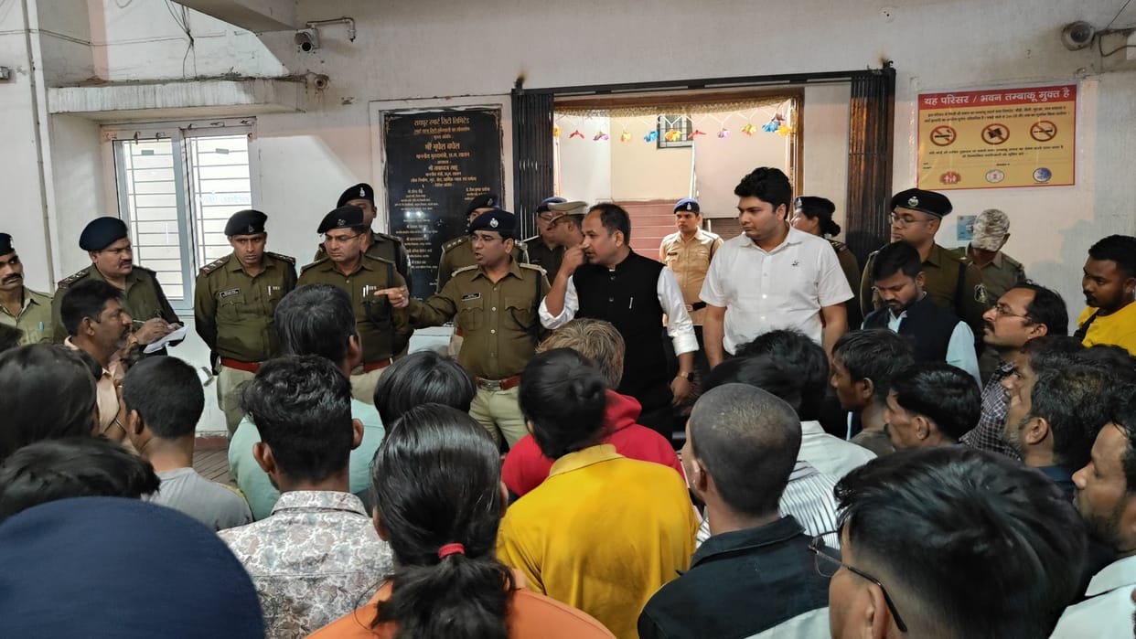 Raipur Police in action mode: Gave warning by organizing a parade of goons and miscreants