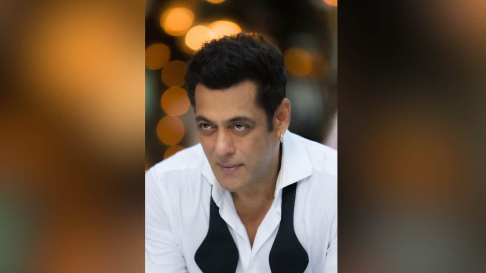Salman Khan gets angry for making video without consent shows finger to fan clip goes viral