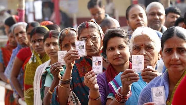 Sambhal Lok Sabha seat: आधी आबादी रहेगी गेम चेंजर, महिलाओं का इस सीट पर बराबर दखल, नजर अंदाज करना पड़ेगा भारी
