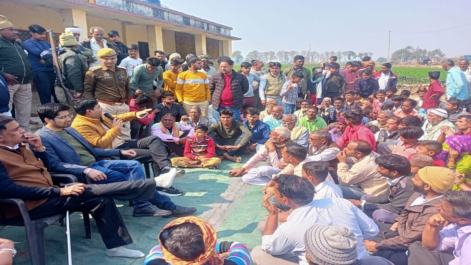 Fierce demonstration by villagers on bad road
