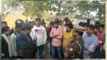 कलवारी थाना क्षेत्र के गोसैसी पुर बुद्ध राम मिलन की हत्या होने पर जांच करती पुलिस।