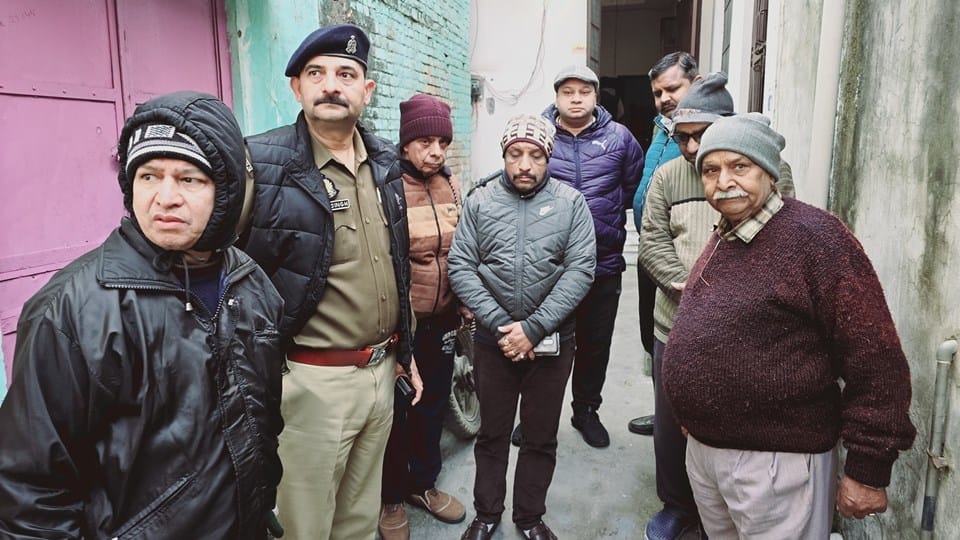 Amroha Double Murder Case Drops of blood were lying on stairs and floor Srishti mobile phone found under sofa