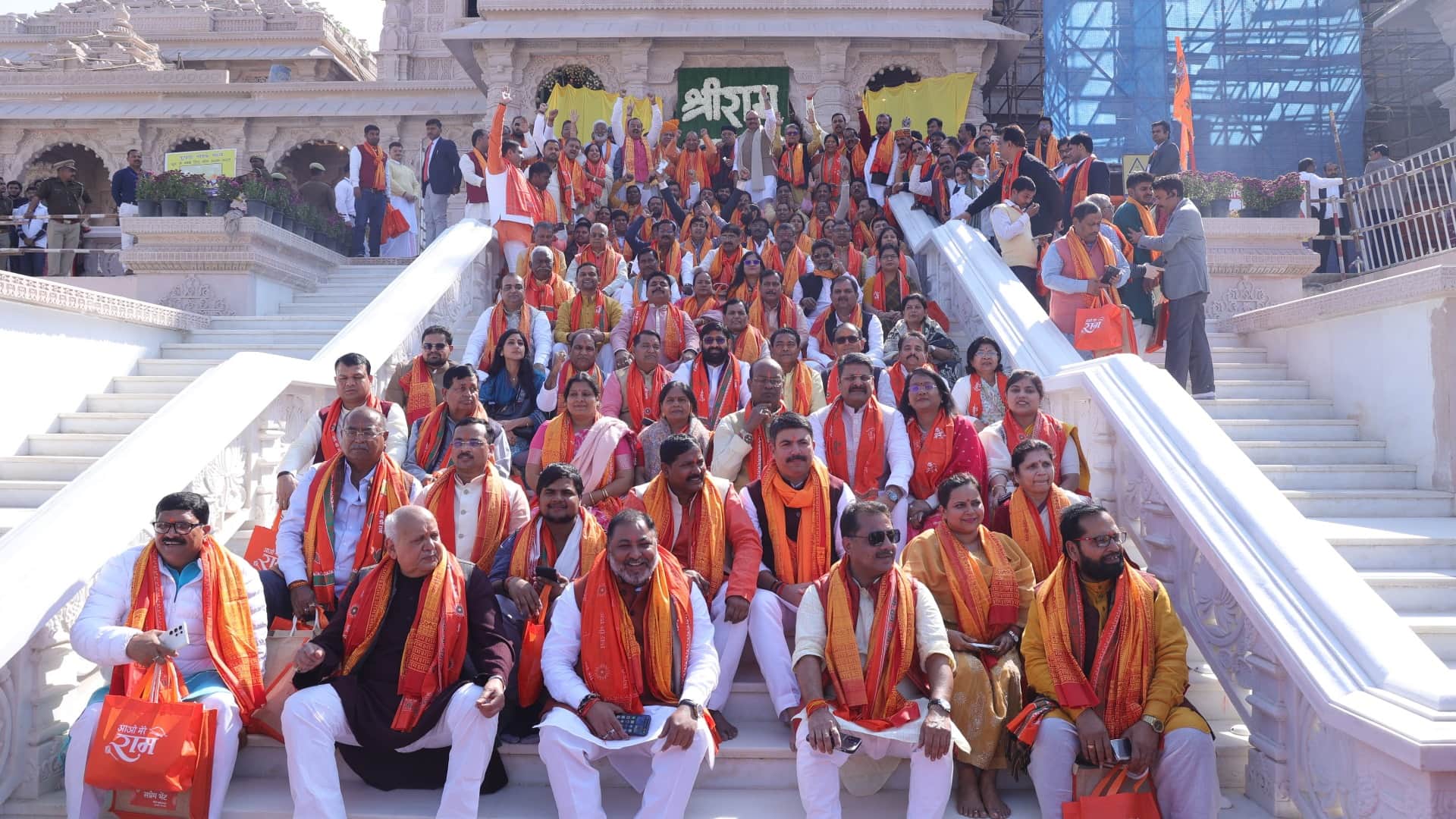 Ayodhya Ram Mandir: UP CM Yogi Cabinet Offers Prayer Ram Lalla Idol Photos News in Hindi