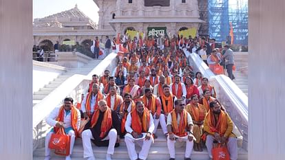 Yogi Cabinet offer prayer in Ayodhya.