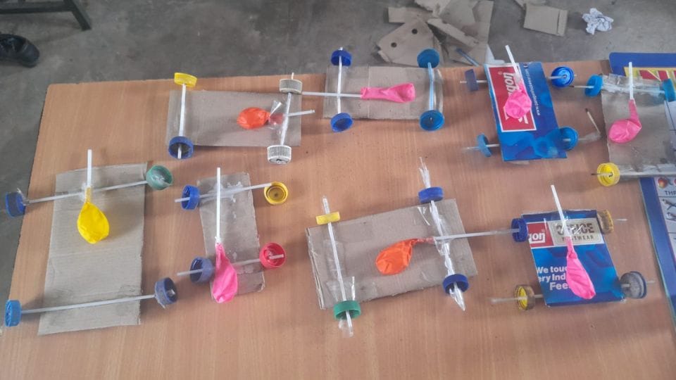 गुब्बारा कार