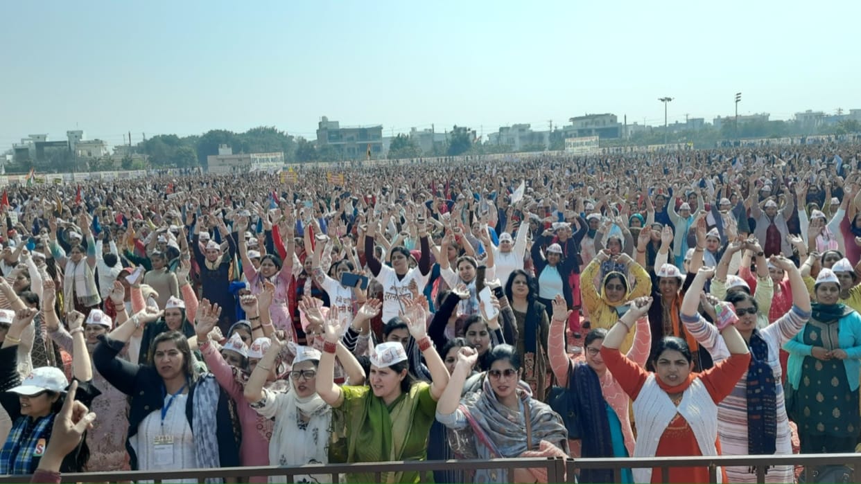 Haryana: Employees united in Jind, demanding restoration of OPS