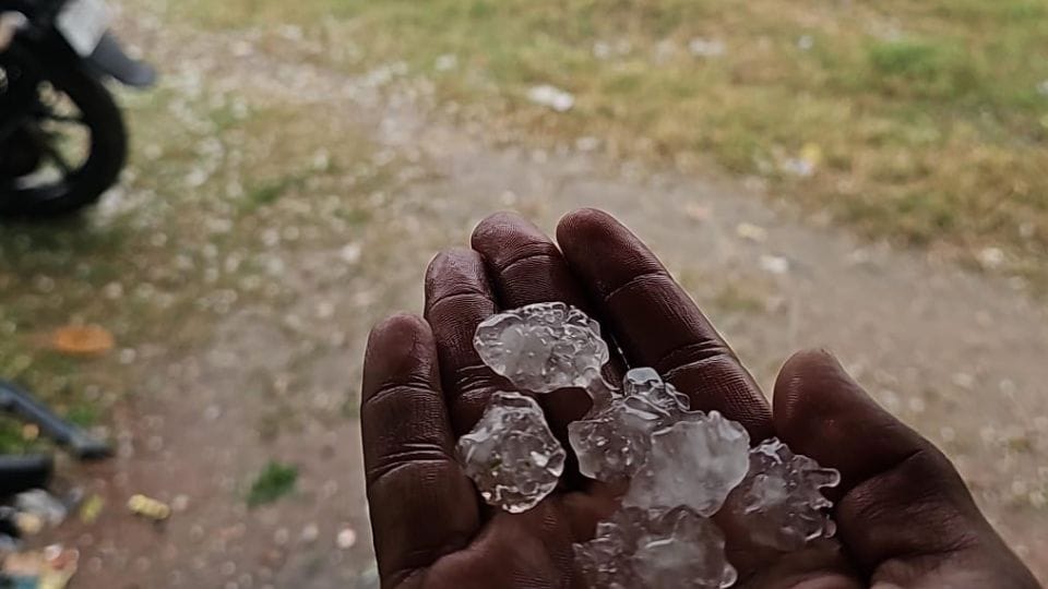 rained and hailed in Kabirdham Weather
