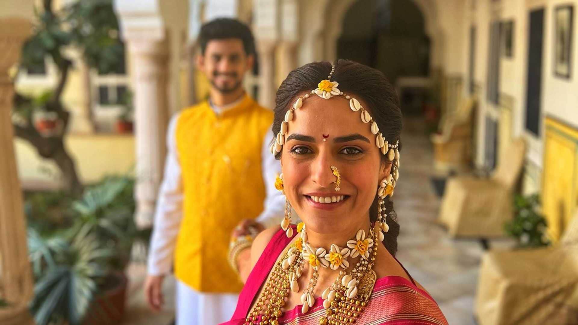 Kashmira Irani Wedding Govinda niece Kashmira tie knot with Akshat Saxena Nakuul Mehta Shares couple photos