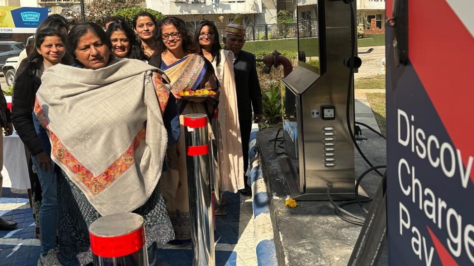 Mayor Sunita Dayal inaugurated the EV charging station