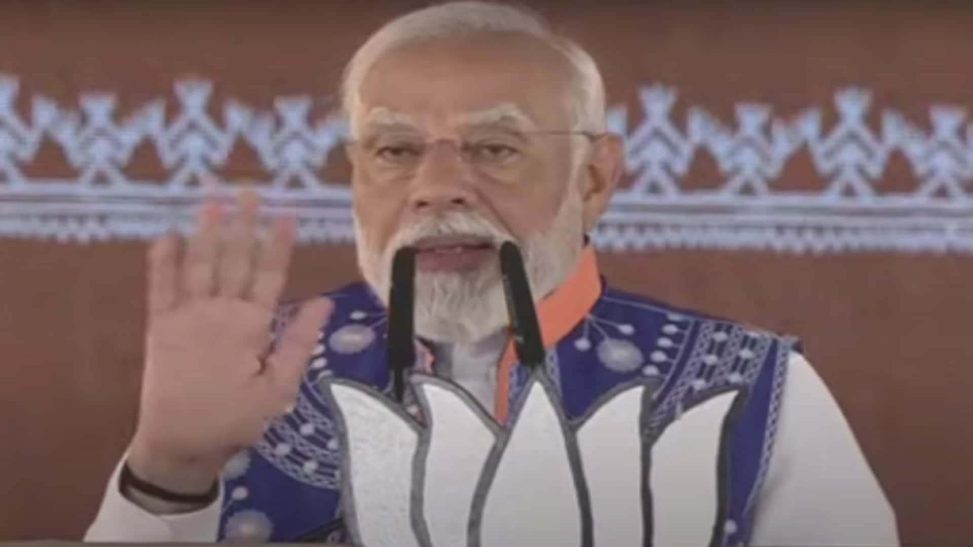 झाबुआ में रैली को संबोधित करते पीएम मोदी