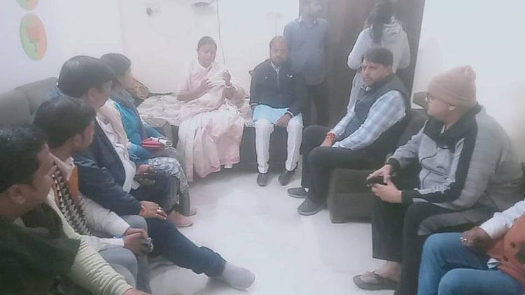 UP: भाजपाइयों और पुलिस की भिड़ंत... तीन सिपाही घायल; पूर्व पार्षद सहित छह लोग भेजे गए जेल