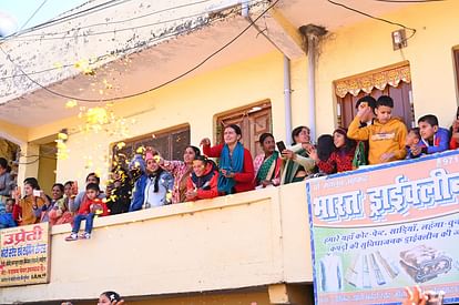 Huge Crowd in Uttarakhand CM Pushkar Singh Dhami roadshow in Champawat Photos