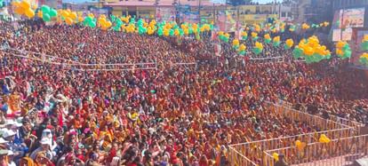 Huge Crowd in Uttarakhand CM Pushkar Singh Dhami roadshow in Champawat Photos