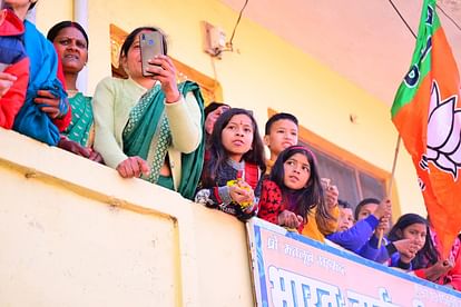 Huge Crowd in Uttarakhand CM Pushkar Singh Dhami roadshow in Champawat Photos