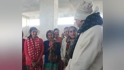 गांव चलो अभियान: चंपावत में मॉर्निंग वॉक पर निकले सीएम धामी, अलग अंदाज में आए नजर, लोगों से लिया काम का फीडबैक Uttarakhand BJP Gaon Chalo Abhiyan CM Dhami doing Morning walk in champawat and Get Public Feedback
