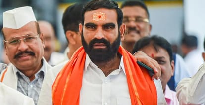 Maharashtra Politics News: Shiv Sena Eknath Shinde MLA Santosh Bangar Controversial Appeal to Schoolchildren