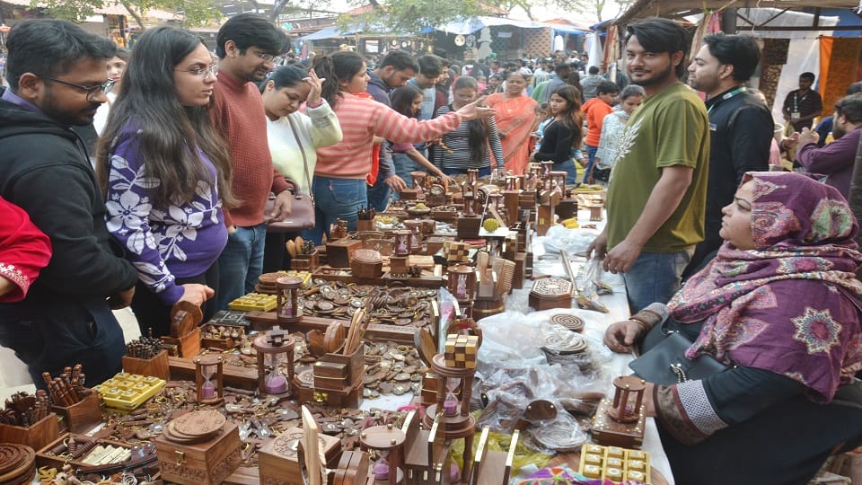 Surajkund mela buzzed over the weekend one lakh people arrived jam due to crowd