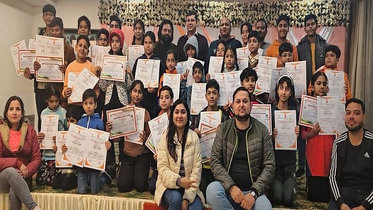 Aligarh News: यूपी स्केटिंग चैंपियनशिप से लौटे खिलाड़ी, खिलाड़ियों-प्रशिक्षकों और प्रबंधक का हुआ सम्मान