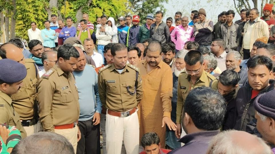 Youth commits suicide by jumping into Dumariya Dam in Surajpur