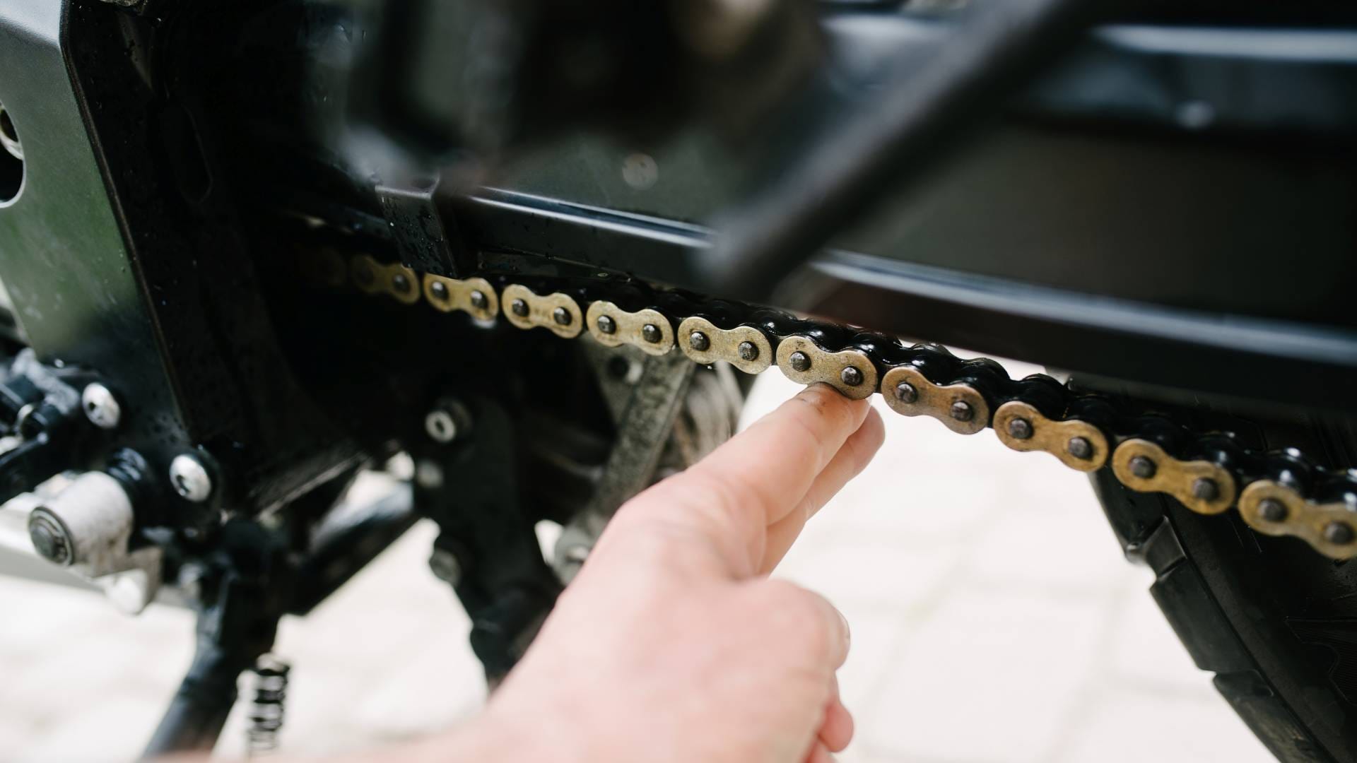 Bike Tips: How to Clean Bike Chain follow these steps
