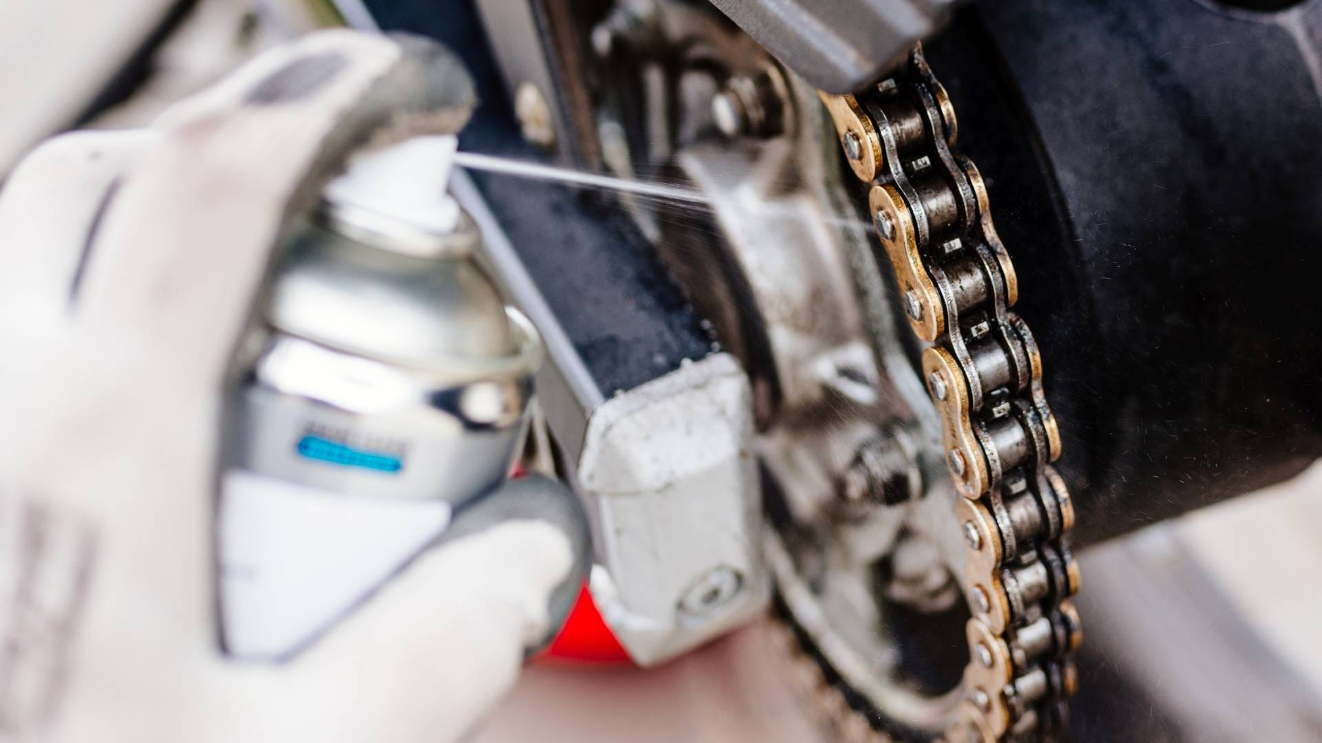 Bike Tips: How to Clean Bike Chain follow these steps