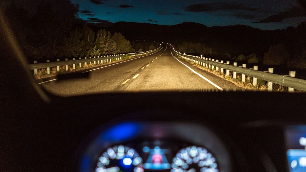 How much danger is there in driving a car at night, these methods will provide safety, know the details