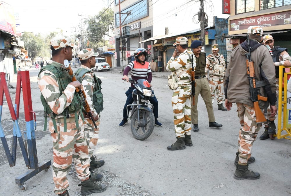 Haldwani Violence Paramilitary force deployed in Banbhoolpura, police checking  five thousand numbers details