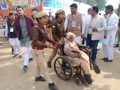 Gram Parikrma Yatra: मुजफ्फरनगर में मंच से बोले CM योगी-पहले प्रदेश में होते थे दंगे, अब दंगामुक्त माहौल BJP village parikrama statrts from Shuktirtha today: Party president JP Nadda and CM Yogi Adityanath address p