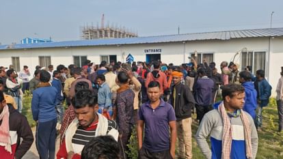 Bihar News: नालंदा में निर्माणाधीन स्टेडियम में मजदूर की संदिग्ध स्थिति में मौत; मुआवजे की मांग पर अड़े सहकर्मी Laborer died under suspicious circumstances in stadium under construction in Nalanda