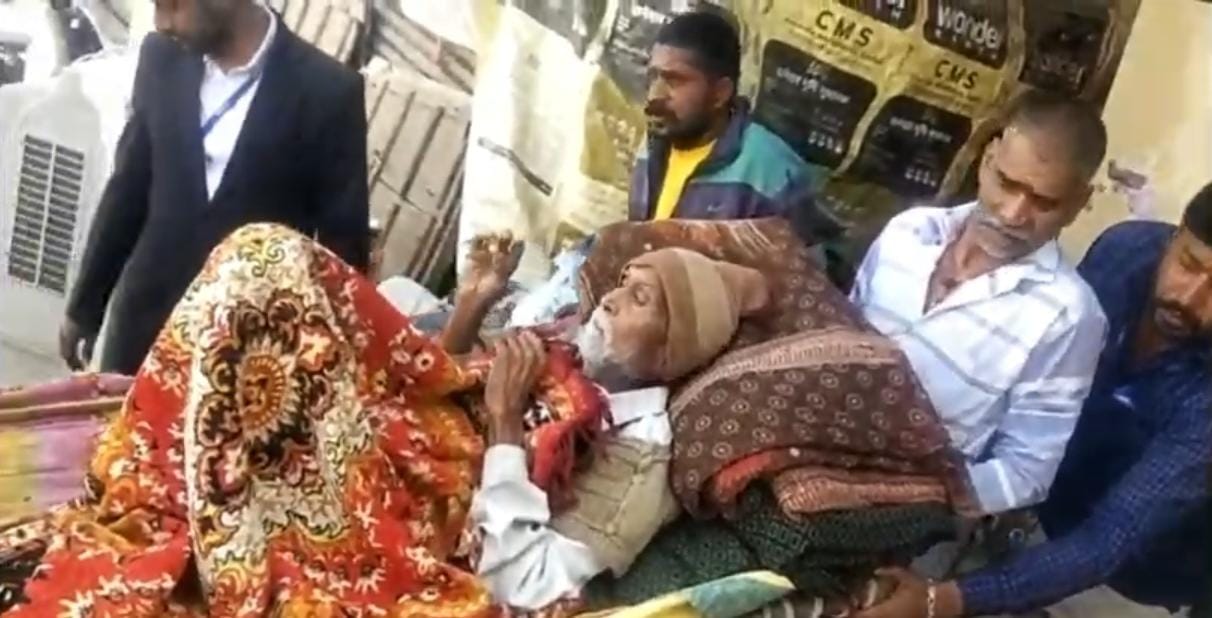 Mandsaur: When sick father was taken out along with his bed, he lost his life due to shock