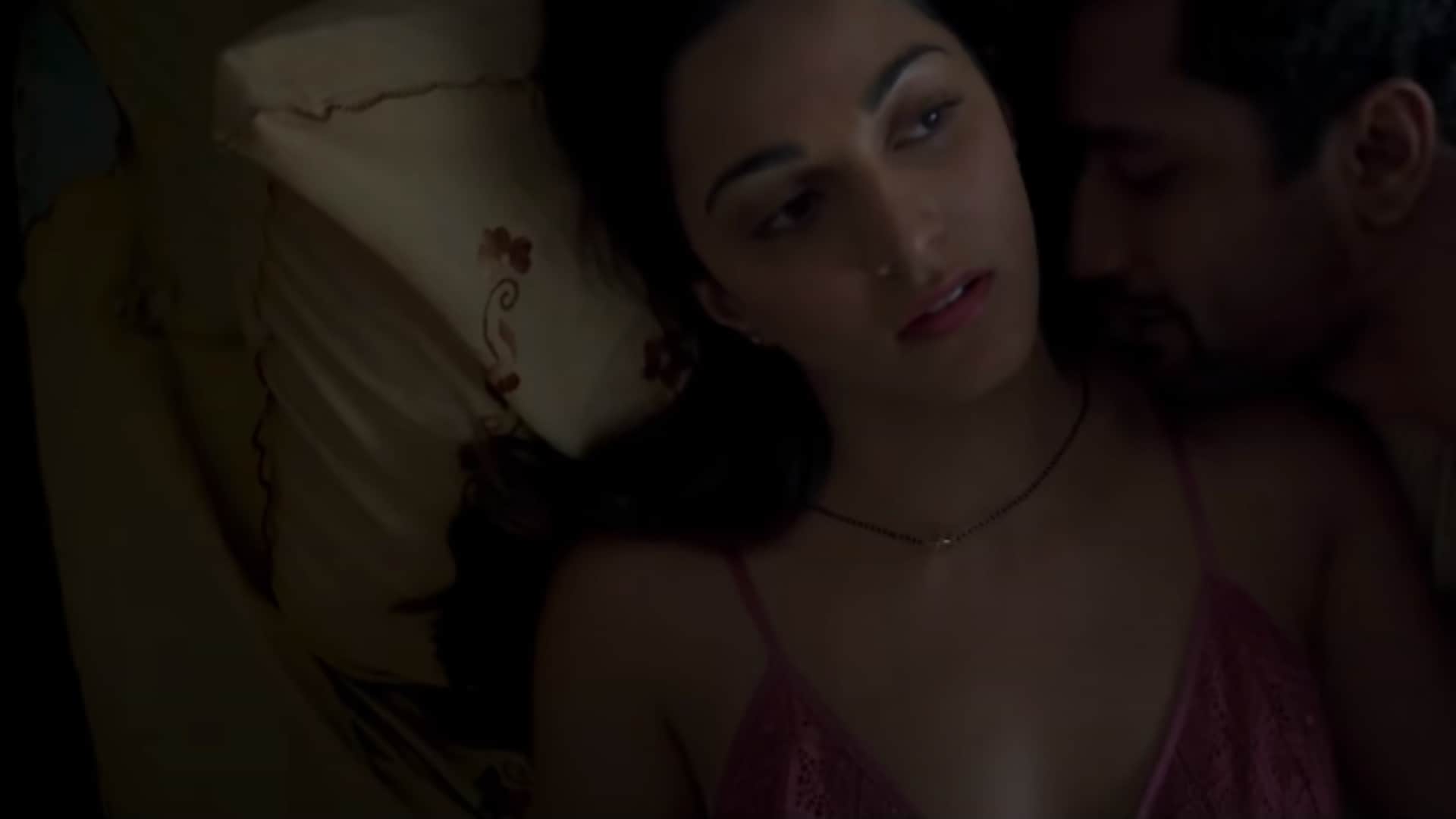 Teri Baaton Mein Aisa Uljha Jiya Actress Kriti Sanon Rejected Movies List Half Girlfriend lust stories Malang