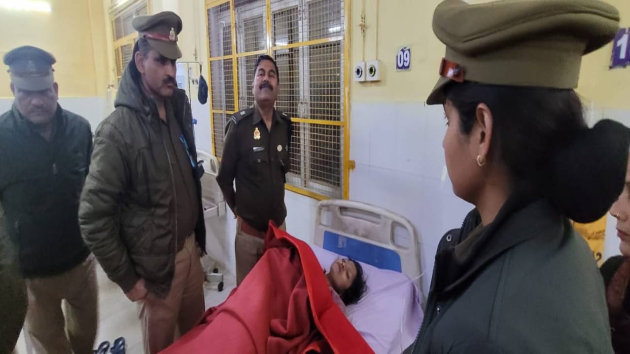 mother jumped into Yamuna with three girls In Mathura all girls died condition of woman was critical