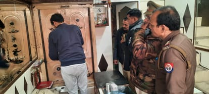 मौके पर पहुंची पुलिस