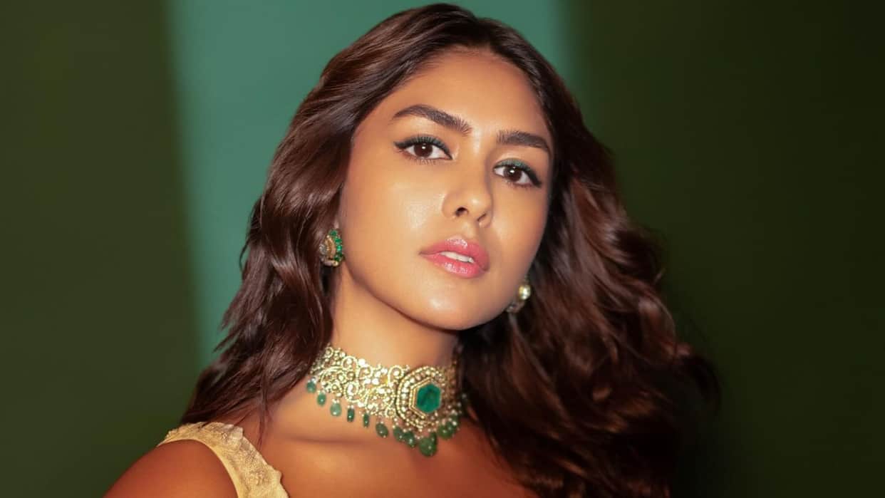 Mrunal Thakur will be seen in veteran South director STR and AR Murugadoss signs two more films know details