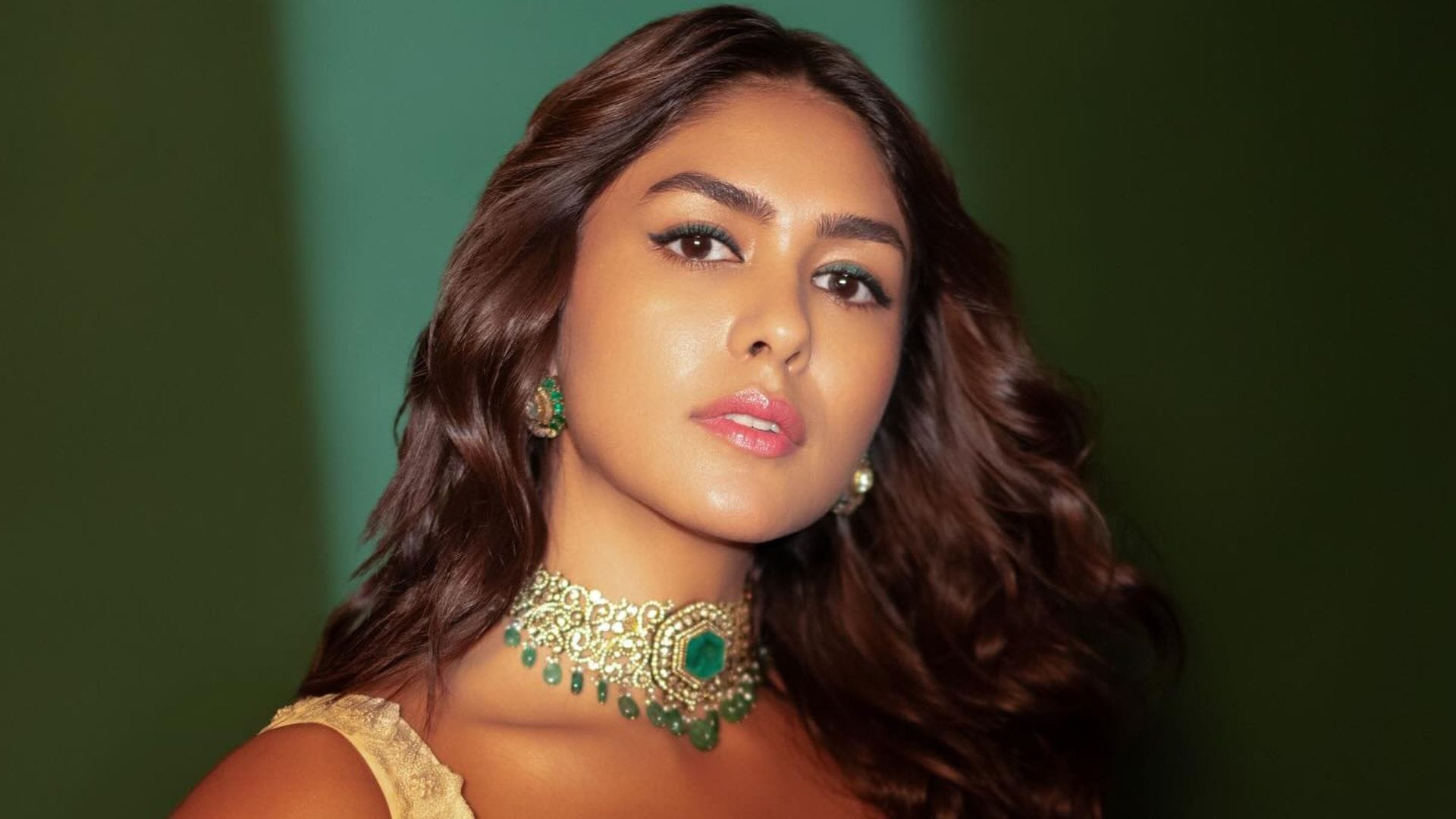 Mrunal Thakur avoids brands spend only 2000 on clothes family actress big revelation in limelight