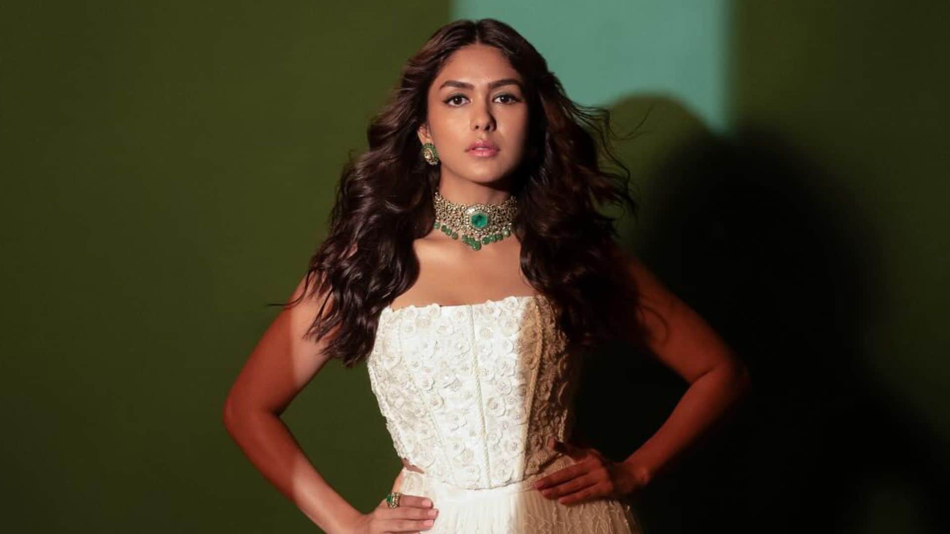 Mrunal Thakur will be seen in veteran South director STR and AR Murugadoss signs two more films know details