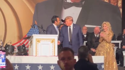 US: डोनाल्ड ट्रंप और विवेक रामास्वामी साथ आए तो सोशल मीडिया पर हुए ट्रेंड, उपराष्ट्रपति पद के लगने लगे कयास As Donald Trump and Vivek Ramaswamy came together in Mar-A-Lago trend in internet