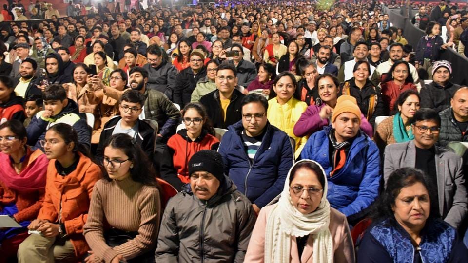 Kumar Vishwas in Moradabad: A lot of fun in Kavi Sammelan, youth excited