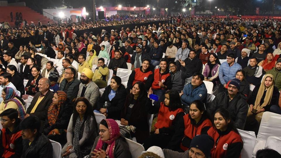 Kumar Vishwas in Moradabad: A lot of fun in Kavi Sammelan, youth excited
