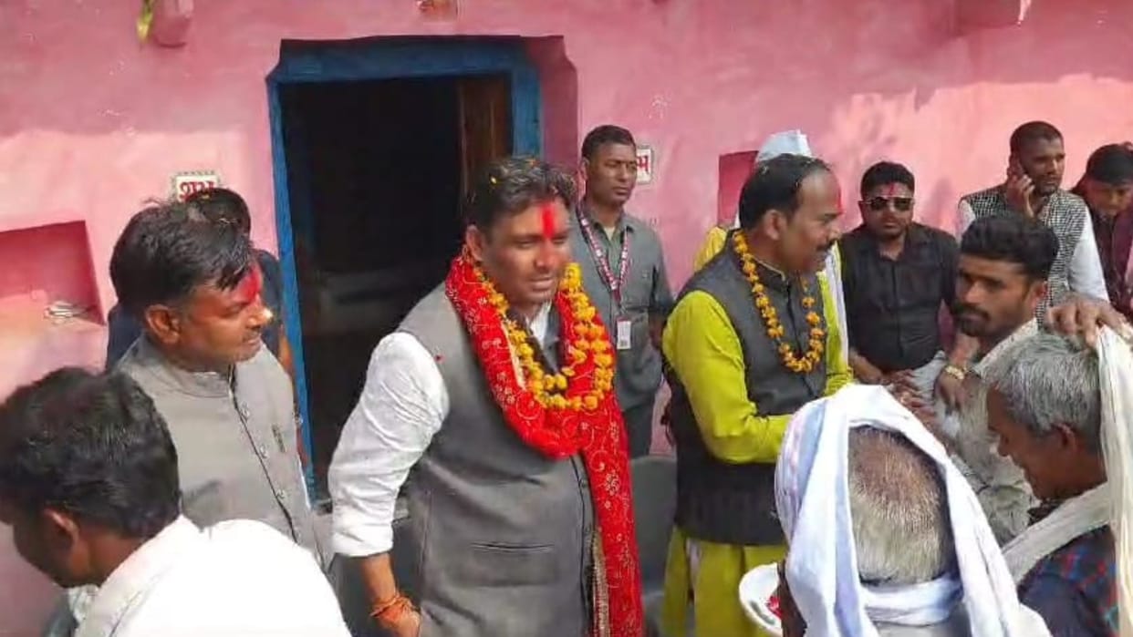 Minister Rahul Singh's Kavad Yatra for de-addiction reaches Damoh