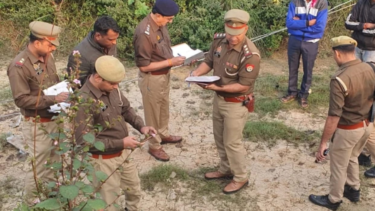 A young man was murdered in Bijnor and his body was found in garden with love letter